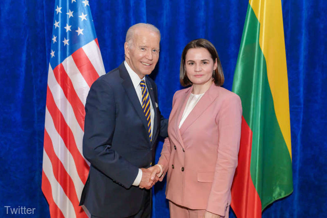  Președintele SUA, Joe Biden, s-a întâlnit la Vilnius cu lidera opoziției din Belarus, Svetlana Tihanovskaia