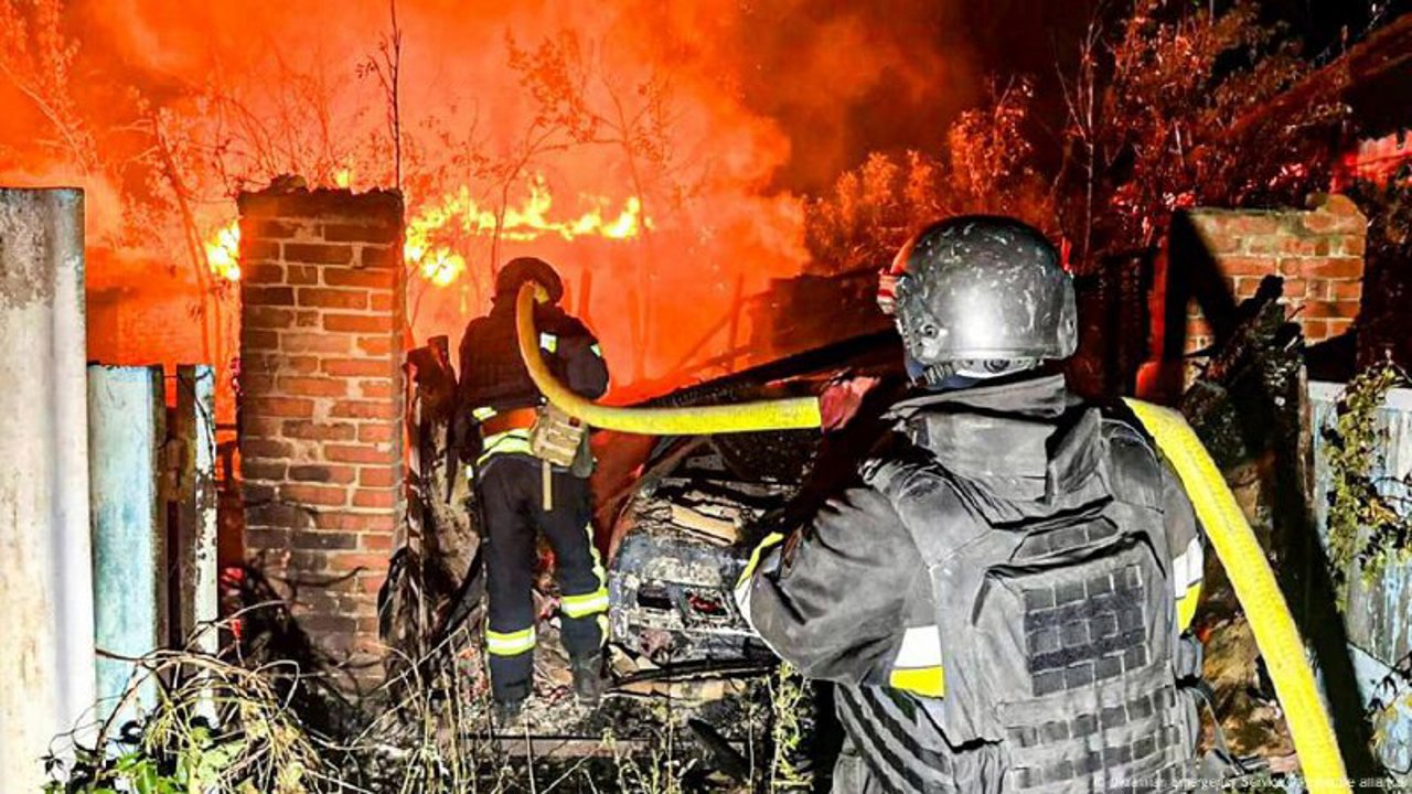 Rusia a atacat Ucraina cu rachete și drone: un mort și pagube în Kiev și Harkov